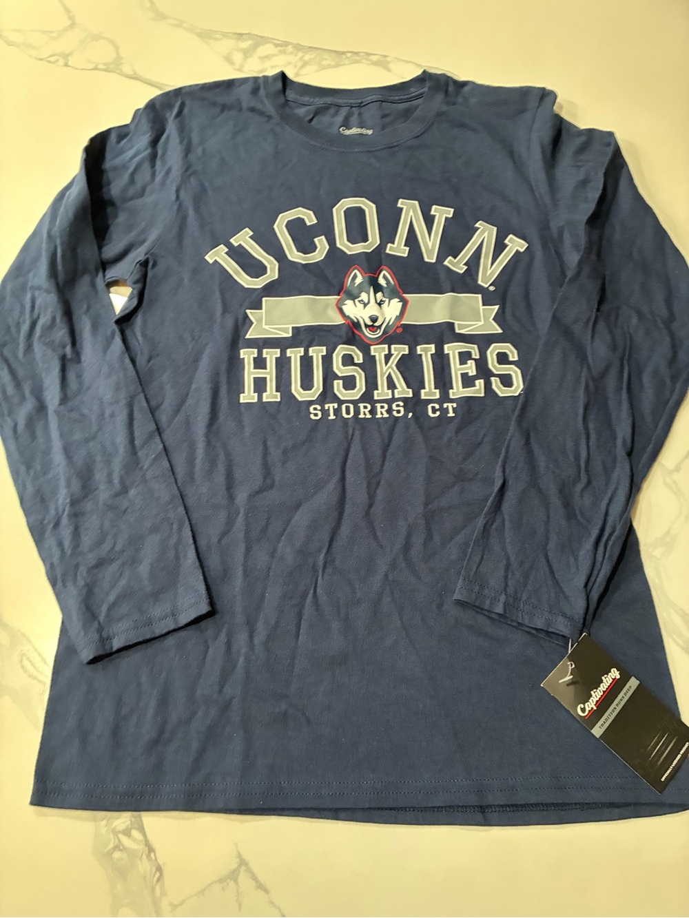 University of Connecticut Huskies Men’s Long Sleeve Shirt (Small) Retail For $45